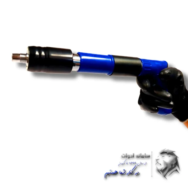 تفنگ میخکوب دستی چاشنی خور ویوارکس در دست راست کاربر